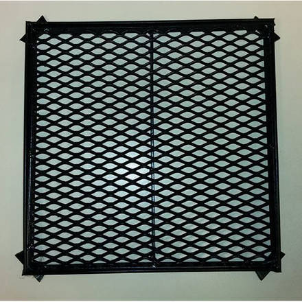 Imagen de Rejilla conica p/piso metal desplegado 30x30cm EL SIMETRICO