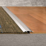 Imagen de Separador ATRIM Quick 32mm x 1m aluminio cromo mate A1 2833/1.0