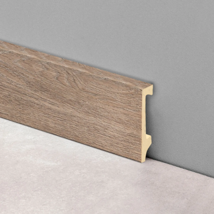 Imagen de Zócalo / Contra marco ATRIM Square 50mm x 2.44m Roble Osc 2304E