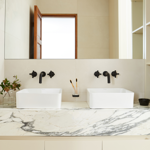 Imagen de Grifería PEIRANO Black Velvet lavatorio pared emb. 62-190